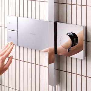 hansgrohe Raindance Alive Q 鉻色恆溫淋浴組 24591000 情境圖