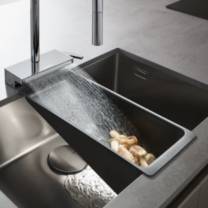德國 hansgrohe Aquno Select M81 霧面不鏽鋼 抽拉出水口廚房龍頭 250 73836800 情境圖
